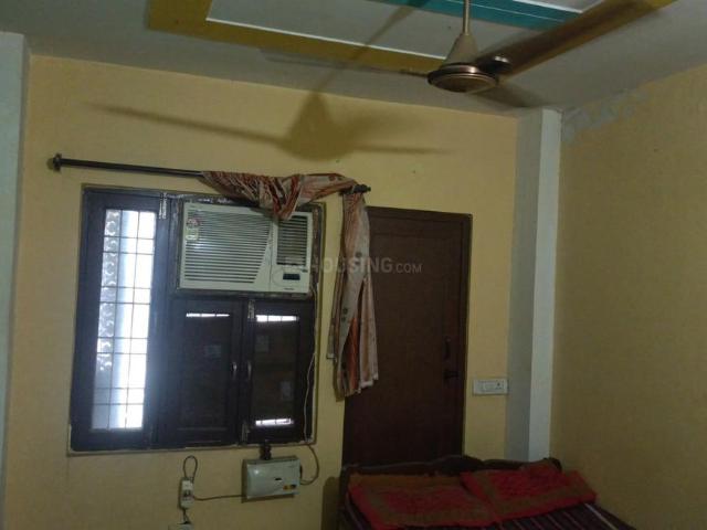 Flat for rent in West Delhi, Deri