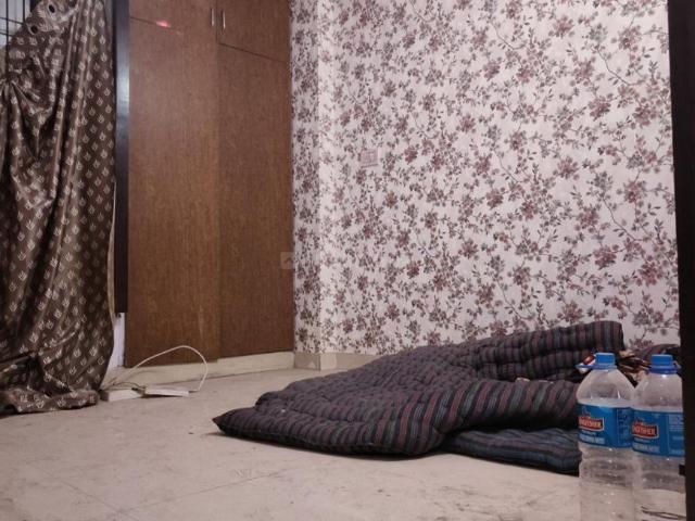 Flat for sale in West Delhi, Deri
