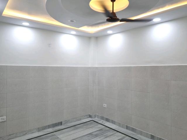 Flat for sale in West Delhi, Deri