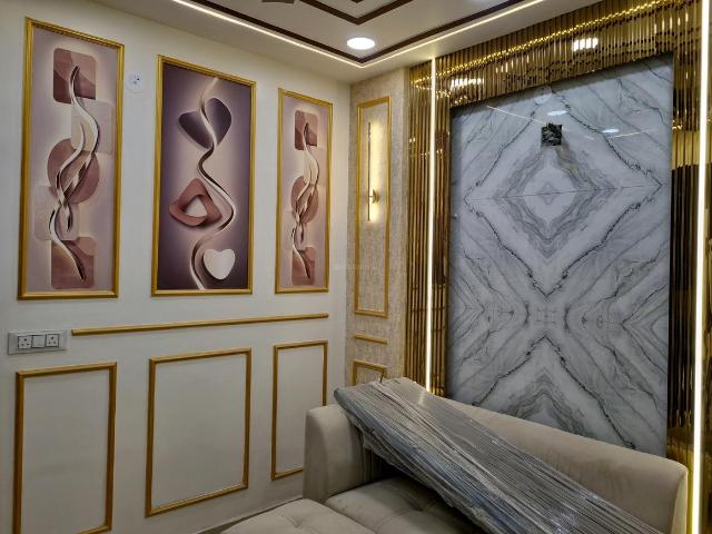 Flat for sale in West Delhi, Deri