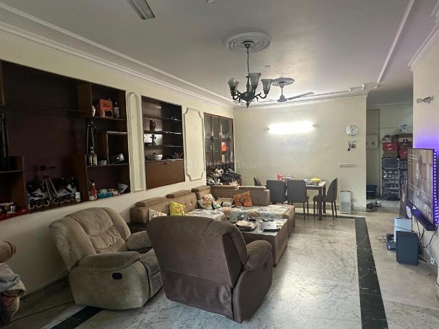 Flat for rent in Deri