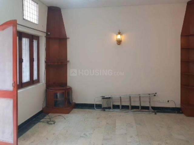 Flat for rent in Deri
