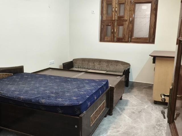 Flat for rent in South Delhi, Deri