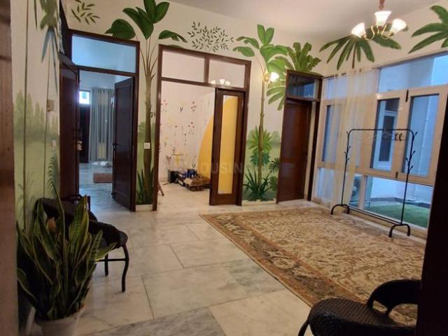 Flat for rent in South Delhi, Deri
