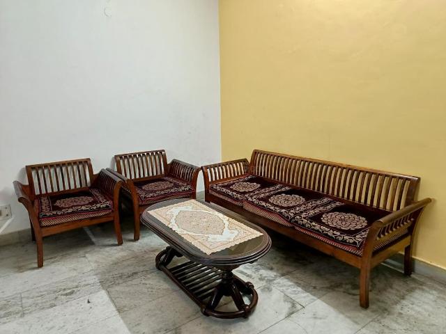 Flat for rent in Deri
