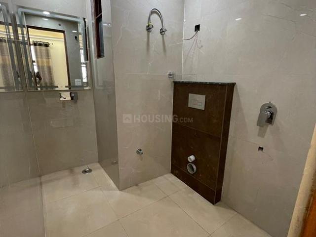 Flat for sale in South West Delhi, Deri
