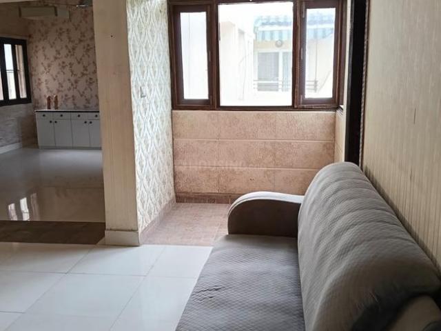 Flat for rent in Deri