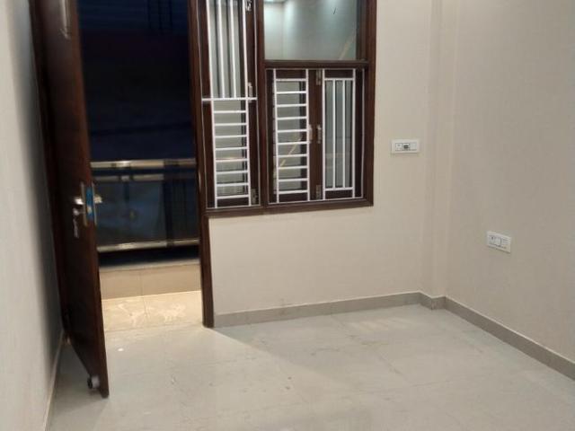 Flat for sale in West Delhi, Deri