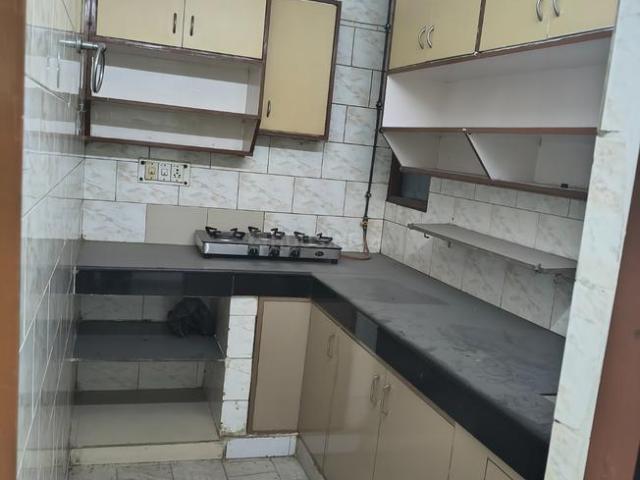 Flat for rent in South Delhi, Deri