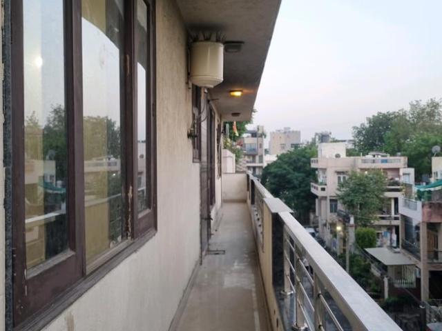 Flat for rent in South West Delhi, Deri
