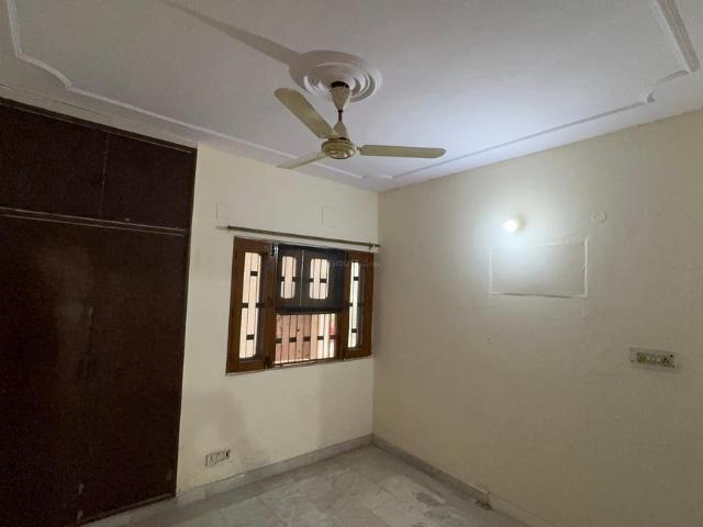 Flat for rent in South West Delhi, Deri