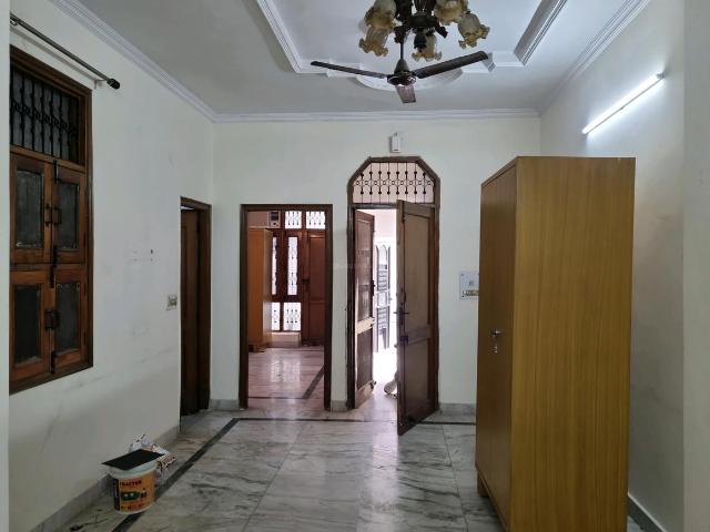 Flat for rent in South West Delhi, Deri