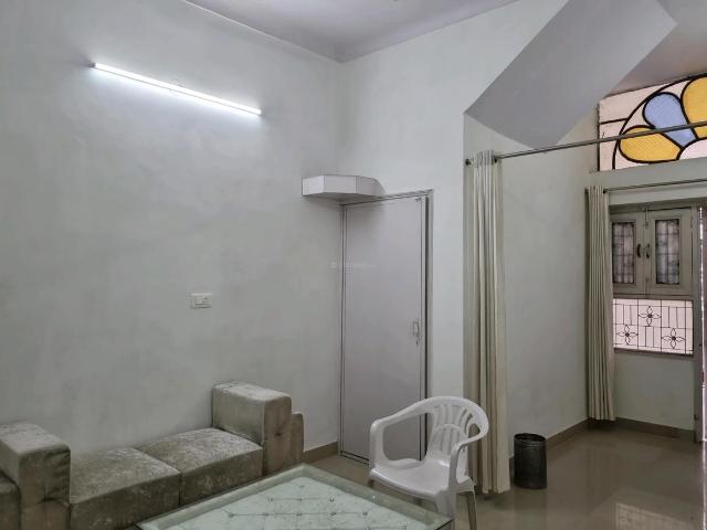 Flat for rent in South West Delhi, Deri