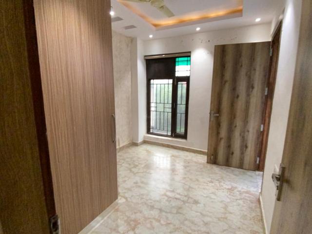 Flat for rent in West Delhi, Deri