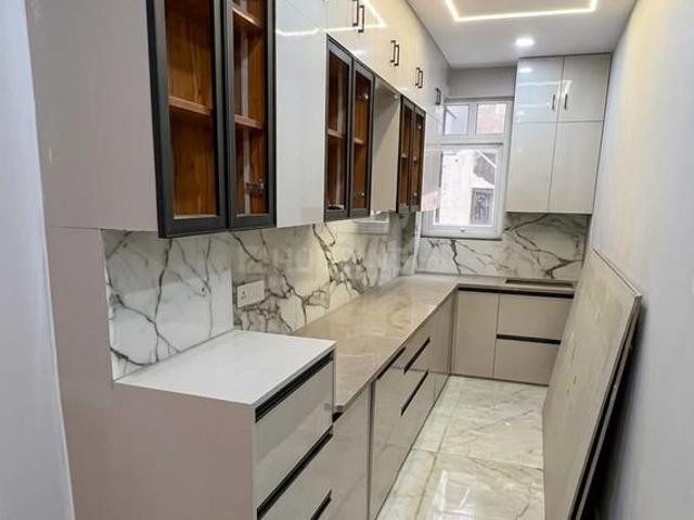 Flat for sale in West Delhi, Deri