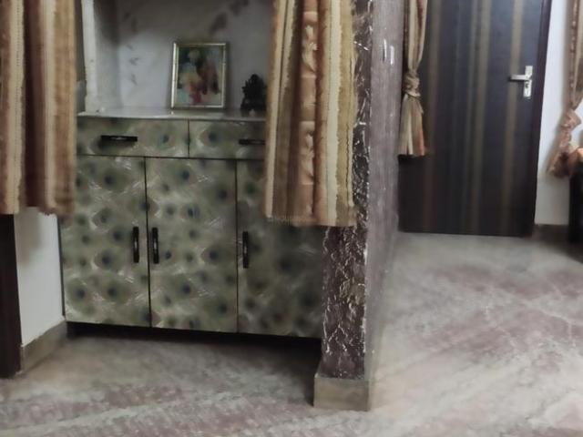 Flat for sale in West Delhi, Deri
