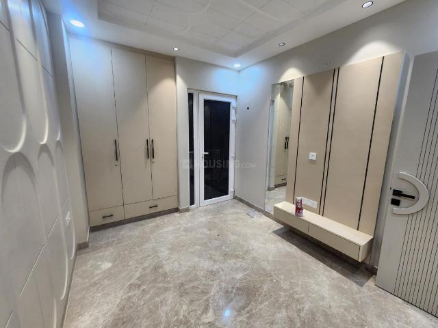 Flat for sale in West Delhi, Deri