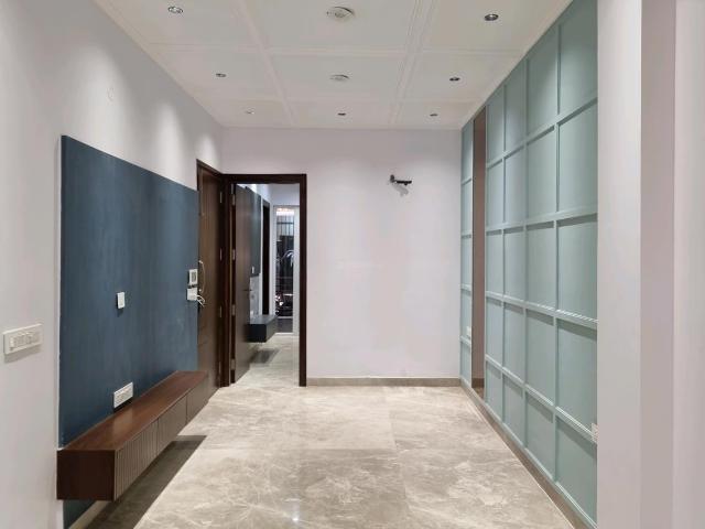 Flat for sale in South West Delhi, Deri