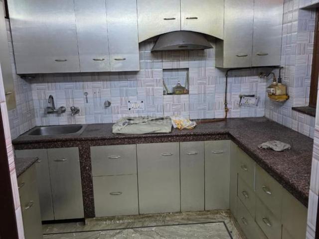 Flat for sale in West Delhi, Deri