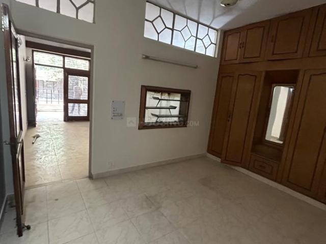 Flat for rent in Deri