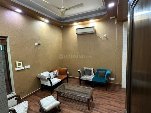 Flat for rent in Deri