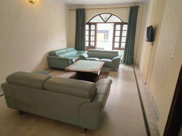 Flat for rent in Deri