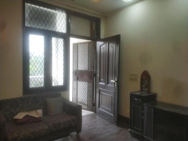 Flat for rent in Deri