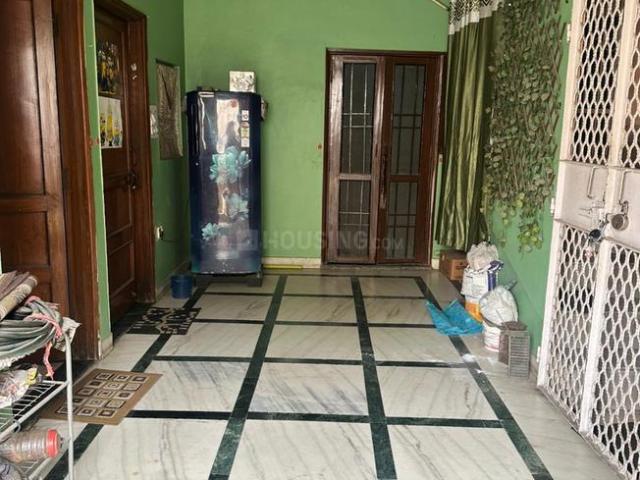 Flat for rent in East Delhi, Deri