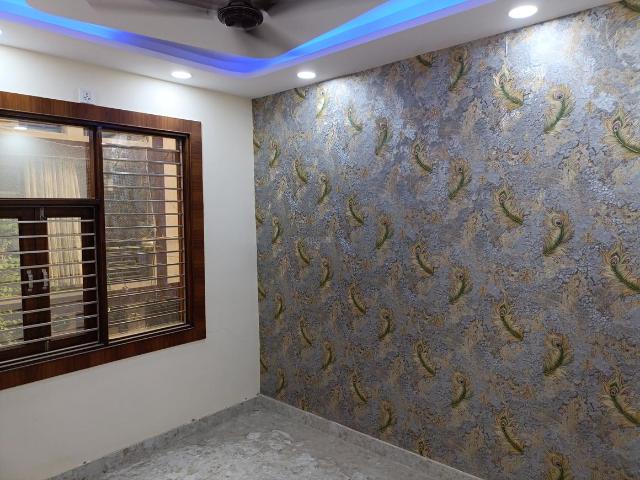 Flat for sale in East Delhi, Deri
