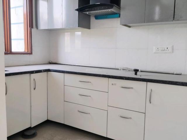 Flat for rent in South Delhi, Deri