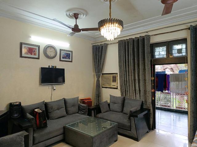 Flat for rent in South Delhi, Deri