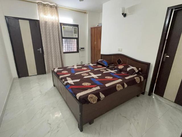 Flat for rent in South Delhi, Deri