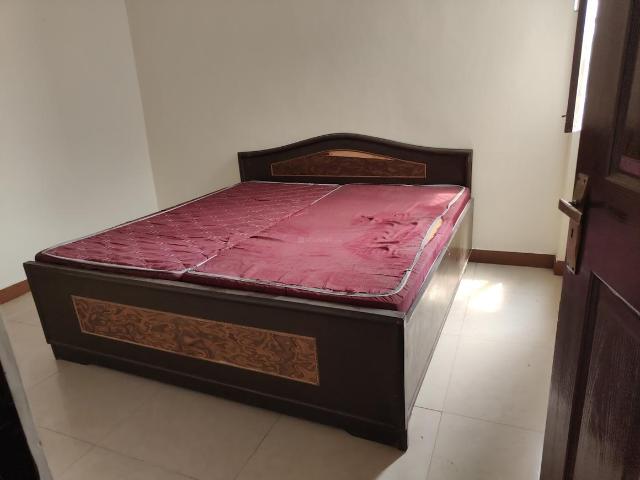 Flat for rent in South Delhi, Deri