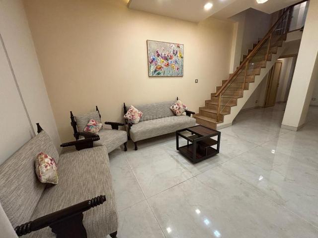 Flat for rent in South Delhi, Deri