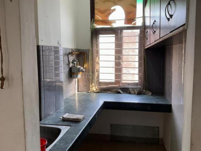 Flat for rent in East Delhi, Deri