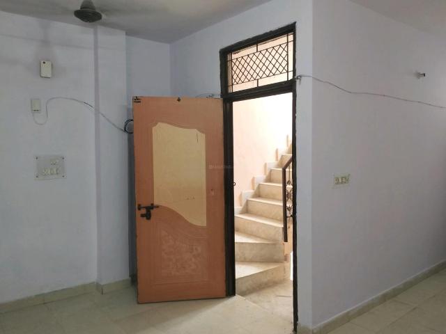 Flat for rent in East Delhi, Deri