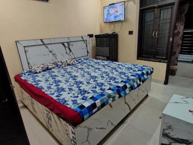 Flat for rent in East Delhi, Deri