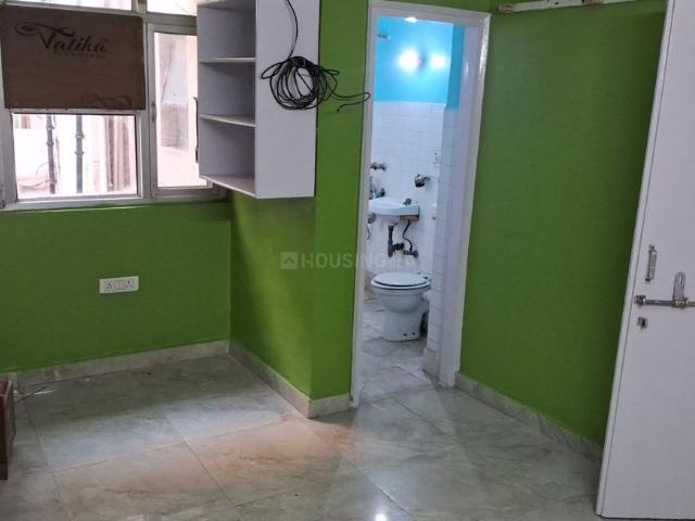 Flat for rent in East Delhi, Deri