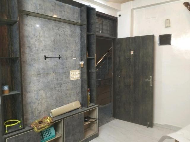 Flat for rent in East Delhi, Deri