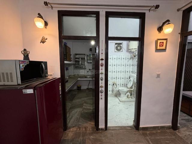 Flat for rent in East Delhi, Deri