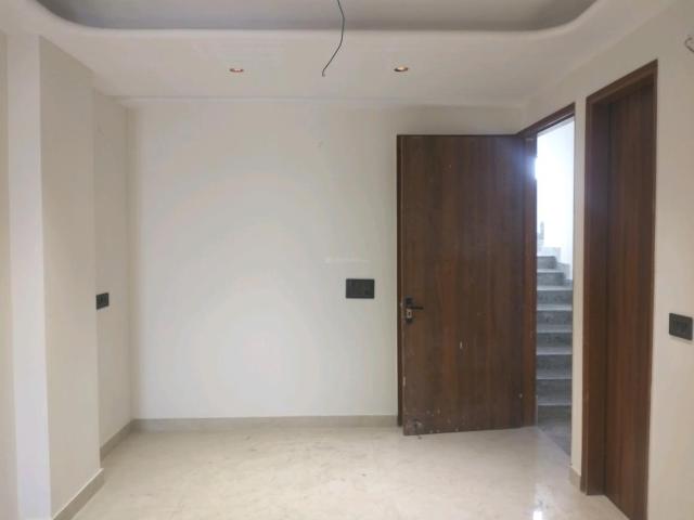 Flat for sale in East Delhi, Deri