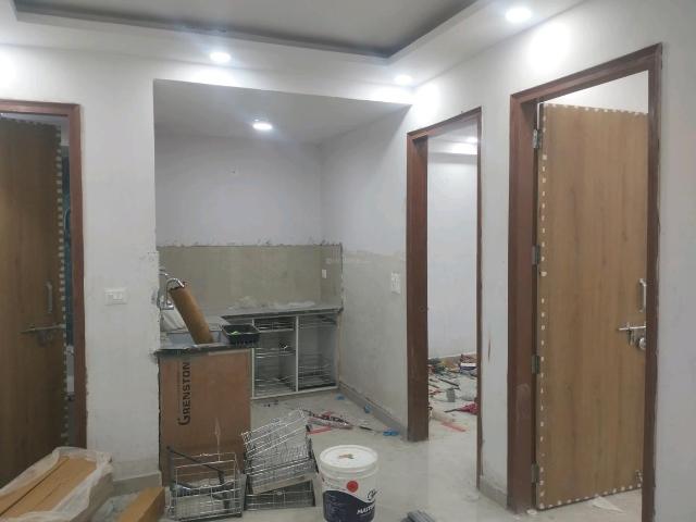 Flat for sale in East Delhi, Deri