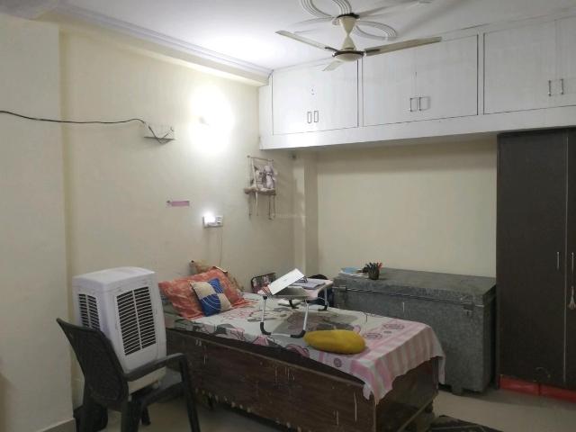 Flat for sale in East Delhi, Deri