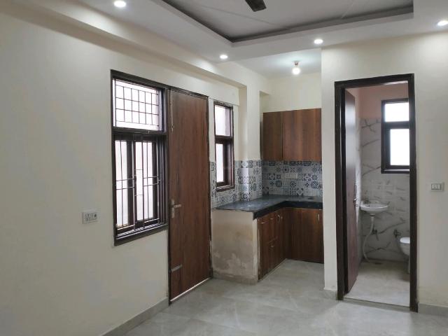 Flat for sale in East Delhi, Deri