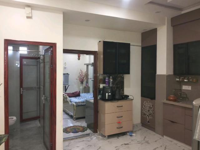 Flat for sale in Mayur Vihar, Delhi