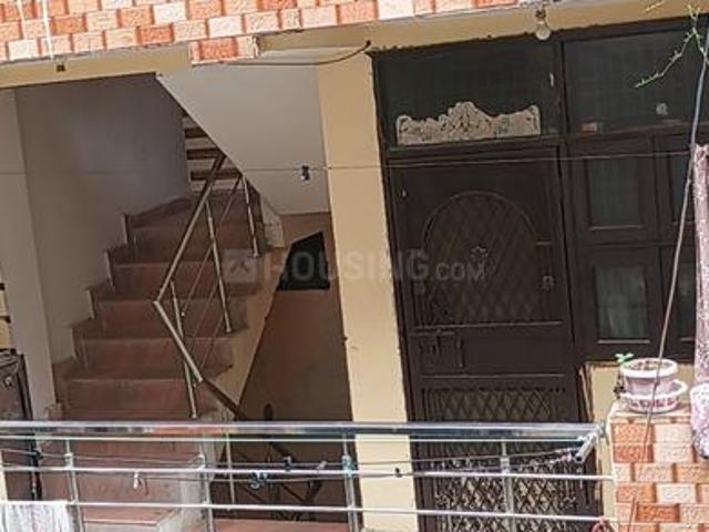Flat for rent in East Delhi, Deri
