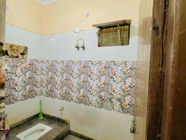 Flat for rent in South West Delhi, Deri