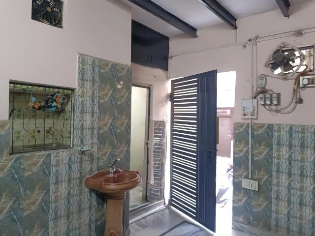 Flat for rent in West Delhi, Deri