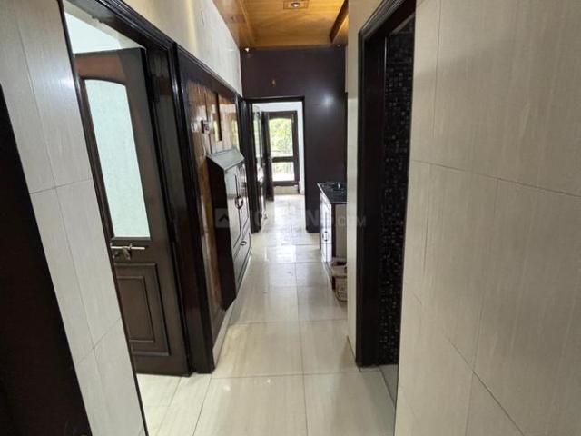 Flat for rent in Deri