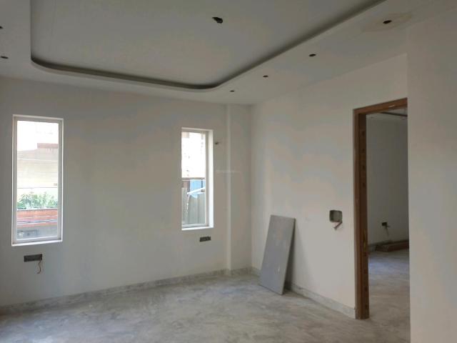 Flat for sale in Naraina Vihar, Delhi